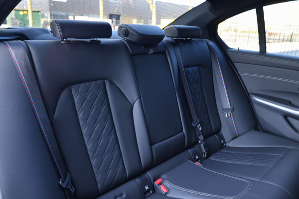 BMW 3-serie 330i M-Sport Business Edition Plus | NAP! | TOPSTAAT! | M-SPORT | PANO | LASER | MEMORY | H&K | CARBON INTERIEUR