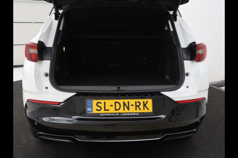 Opel Grandland X 1.6 Turbo Hybrid Business Executive | Stoelverwarming | Adaptive cruise | Camera | Carplay | Stuurverwarming | Navigatie | PHEV | Plug In
