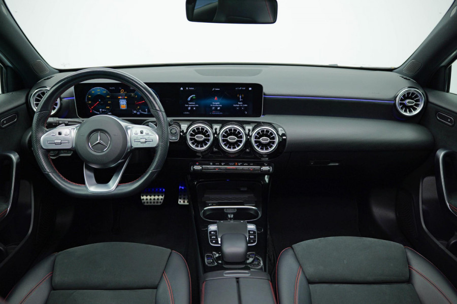 Mercedes-Benz A-Klasse A200 Launch Edition Premium Plus |Pano|Ambient|Carplay|AMG|