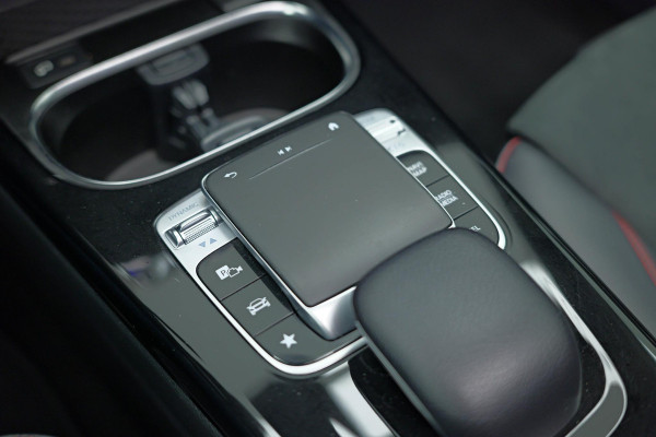 Mercedes-Benz A-Klasse A200 Launch Edition Premium Plus |Pano|Ambient|Carplay|AMG|