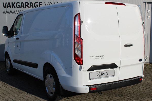 Ford Transit Custom 300 2.0 TDCI L1H1 Trend / AUTOMAAT ! Erg nette Ford Transit Custom automaat ! Airco, stoel- en voorraamverwarming, cruise control, parkeersensoren v+a, bijrijdersbank, beklede laadruimte etc.