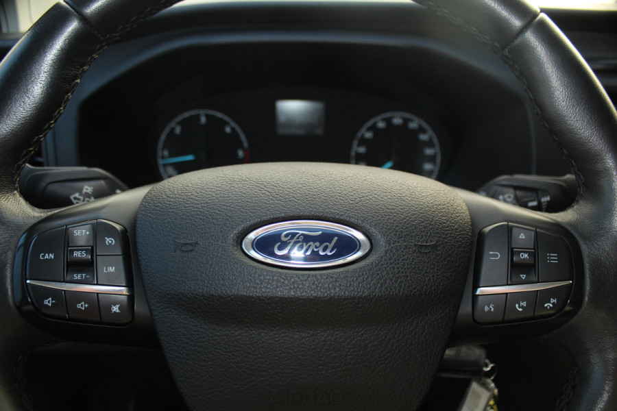 Ford Transit Custom 300 2.0 TDCI L1H1 Trend / AUTOMAAT ! Erg nette Ford Transit Custom automaat ! Airco, stoel- en voorraamverwarming, cruise control, parkeersensoren v+a, bijrijdersbank, beklede laadruimte etc.