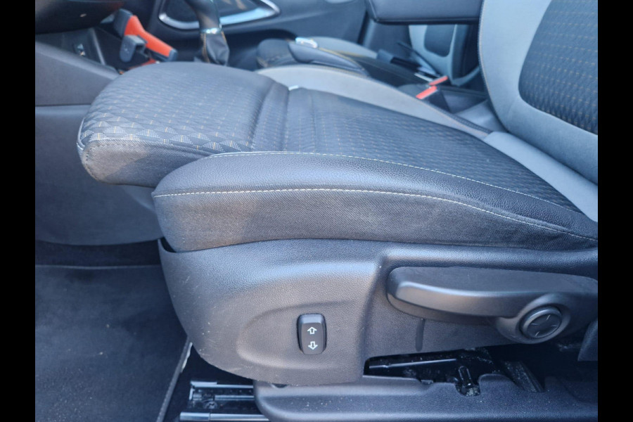 Opel Crossland X 1.2 Turbo Innovation Nette goed onderhouden auto | Climate control | Stoelverwarming | All-season banden | Navigatie | App-voorbereiding etc.