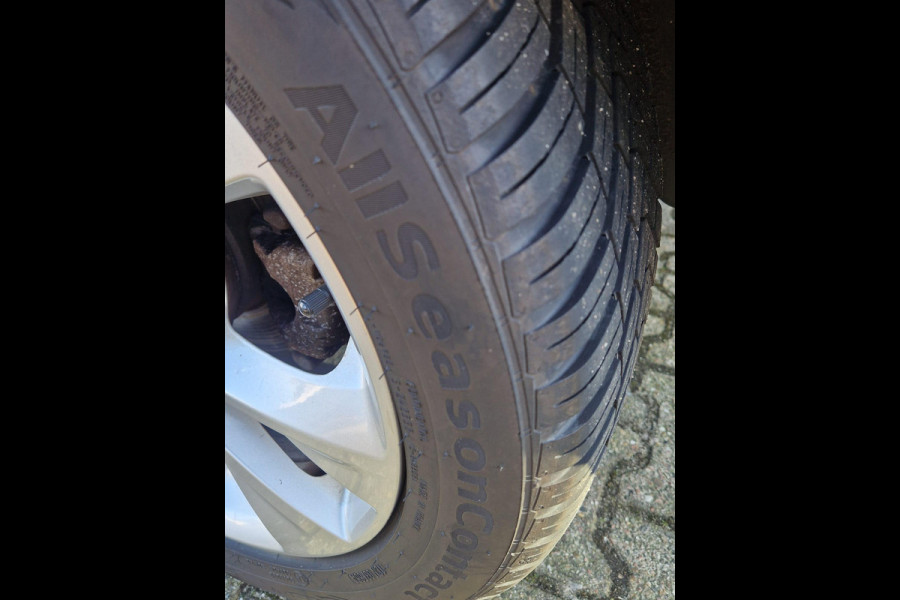 Opel Crossland X 1.2 Turbo Innovation Nette goed onderhouden auto | Climate control | Stoelverwarming | All-season banden | Navigatie | App-voorbereiding etc.