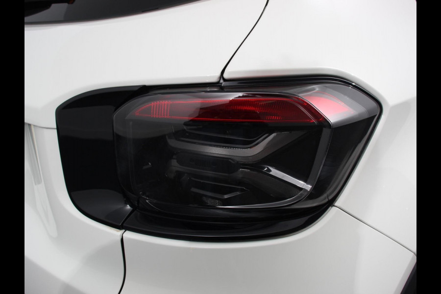 Jeep Avenger Longitude 54 kWh Automaat | Navigatie | Apple Carplay/ Android Auto | Parkeersensor achter | Cruise Control | Stoelverwarming | Full LED | Virtual Cockpit | Climate Control