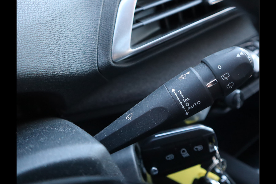 Peugeot 3008 1.2 PureTech Allure Nieuwe D-riem/ All-season banden/ Keurige auto