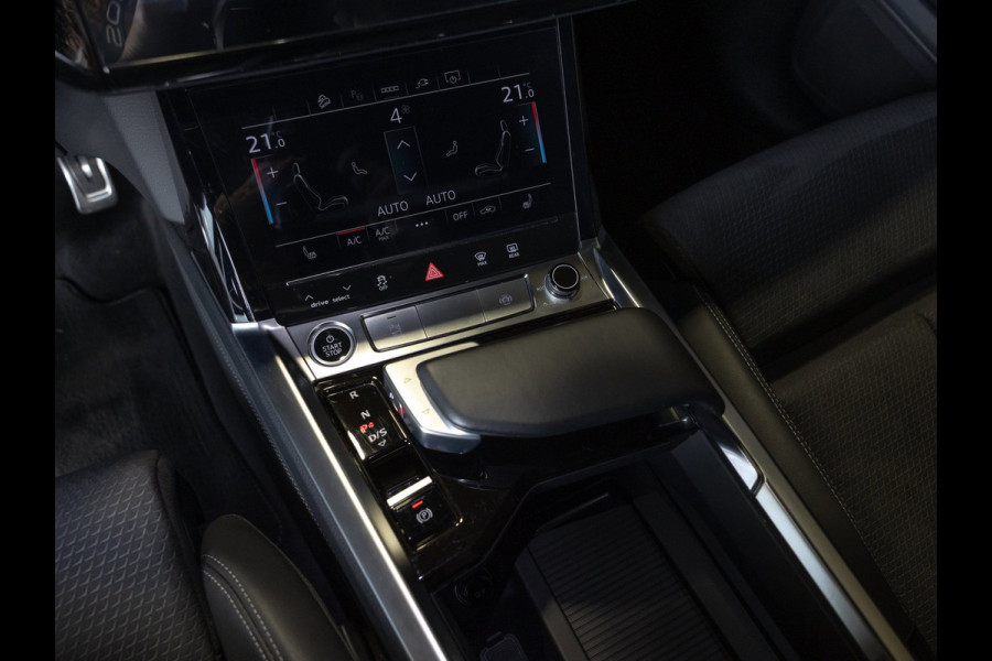 Audi Q8 Sportback e-tron 50 quattro S Edition 95 kWh / 340pk / Elektrische stoelverstelling / Achteruitrij camera /