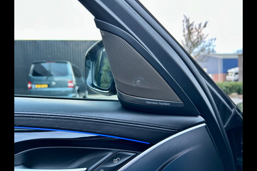 BMW 5 Serie Touring 530i xDrive High Executive , Pano,