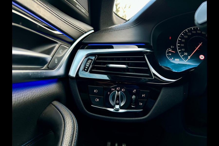 BMW 5 Serie Touring 530i xDrive High Executive , Pano,