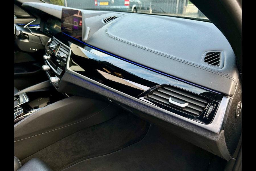 BMW 5 Serie Touring 530i xDrive High Executive , Pano,