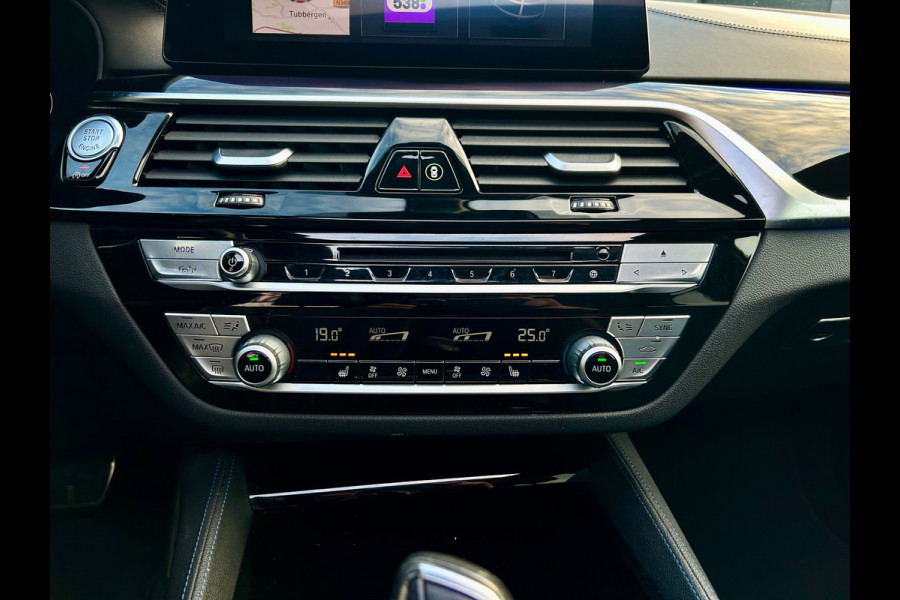 BMW 5 Serie Touring 530i xDrive High Executive , Pano,