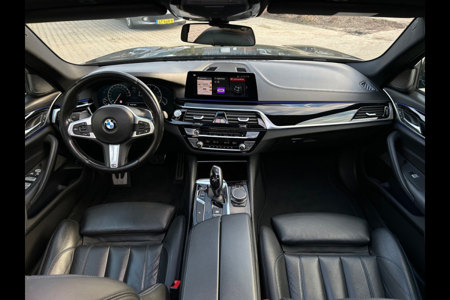 BMW 5 Serie Touring 530i xDrive High Executive , Pano,