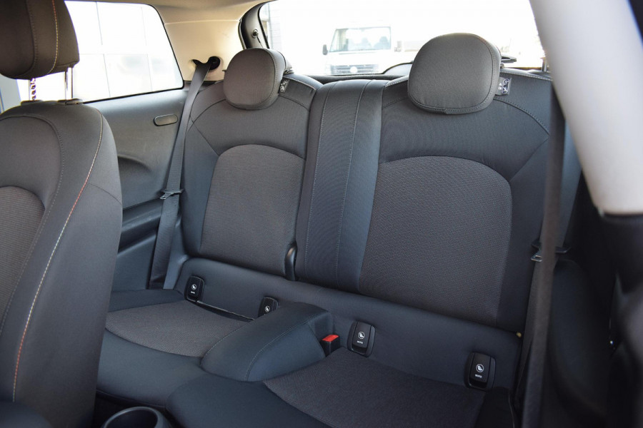 MINI Mini 1.5 Cooper | Apple Carplay | Cruise | Airco | 17" LM