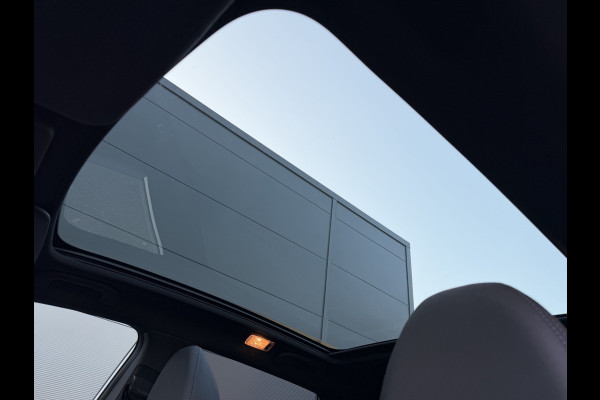 Nissan QASHQAI 160pk N-Tec (Trekhaak - Panoramadak - 360gr Camera - Parkeersensoren V+A - Keyless Entry - LED - 19"Zwart)