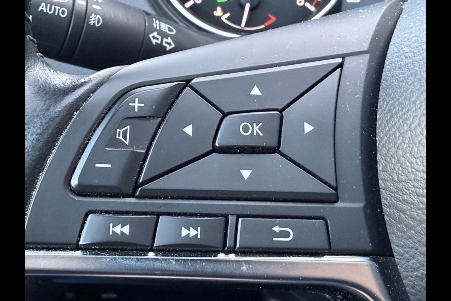 Nissan QASHQAI 160pk N-Tec (Trekhaak - Panoramadak - 360gr Camera - Parkeersensoren V+A - Keyless Entry - LED - 19"Zwart)