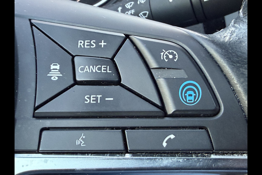 Nissan QASHQAI 160pk N-Tec (Trekhaak - Panoramadak - 360gr Camera - Parkeersensoren V+A - Keyless Entry - LED - 19"Zwart)