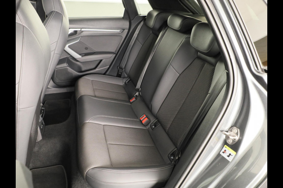 Audi A3 Sportback 40 TFSI e S edition 204pk S-tronic | Verlengde garantie | Navigatie | Parkeersensoren (Park assist) | Adaptieve cruise control | Stoelverwarming | S-Line |