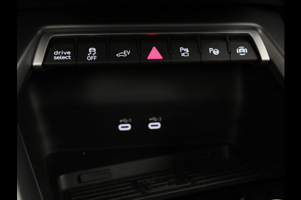 Audi A3 Sportback 40 TFSI e S edition 204pk S-tronic | Verlengde garantie | Navigatie | Parkeersensoren (Park assist) | Adaptieve cruise control | Stoelverwarming | S-Line |