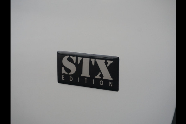 Opel Vivaro Electric L3 75 kWh | STX Sport | Lederen bekleding | Spoilerpakket | 18 inch Lichtmetalen velgen | Rondom Camera's | Mooiste bus van NL (!)