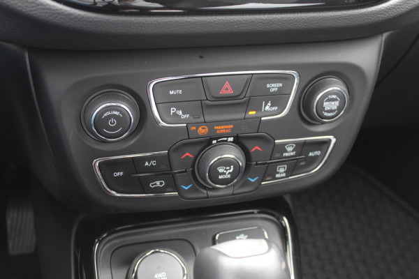 Jeep Compass 1.4 MultiAir Limited 4x4 / Camera / Leder / Keyless / 18'' / Navigatie / Beats / Elektr. stoelen / Stuur+Stoelverwarming / Cruise Control