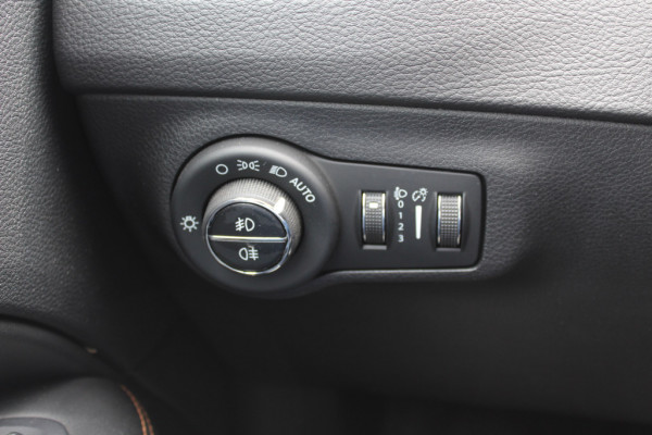 Jeep Compass 1.4 MultiAir Limited 4x4 / Camera / Leder / Keyless / 18'' / Navigatie / Beats / Elektr. stoelen / Stuur+Stoelverwarming / Cruise Control