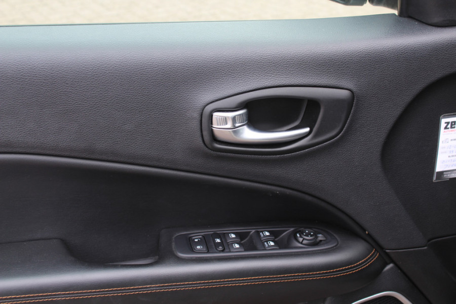Jeep Compass 1.4 MultiAir Limited 4x4 / Camera / Leder / Keyless / 18'' / Navigatie / Beats / Elektr. stoelen / Stuur+Stoelverwarming / Cruise Control