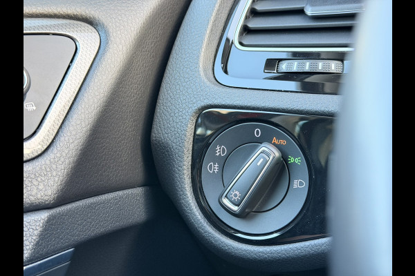 Volkswagen Golf 1.0 TSI Navi CarPlay ACC Clima Stoelverw 18''