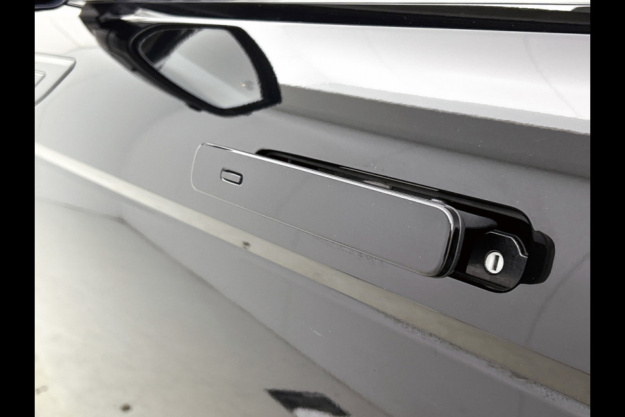 Land Rover Range Rover Evoque 2.0 P250 AWD R-Dynamic SE (Dealer OndH, Panorama, Stoel+StuurV, Camera, Navi, PDC V+A, Keyless, Etc)