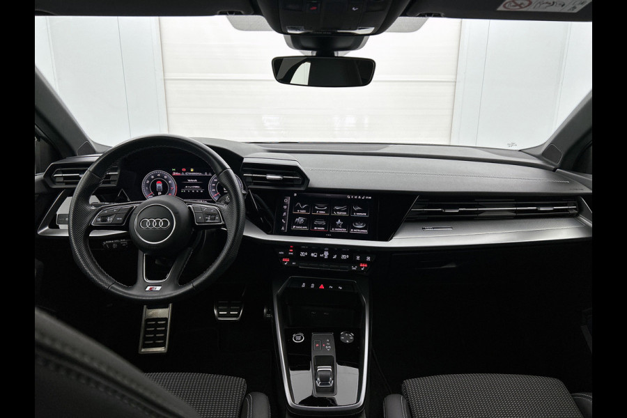 Audi A3 SPORTBACK 35 TFSI S-Line edition Plus(Goed OndH, Navi, Carplay, StoelV, PDC, Digitale Tellers, Cruise Con, Etc)
