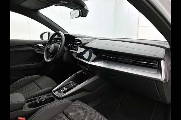 Audi A3 SPORTBACK 35 TFSI S-Line edition Plus(Goed OndH, Navi, Carplay, StoelV, PDC, Digitale Tellers, Cruise Con, Etc)