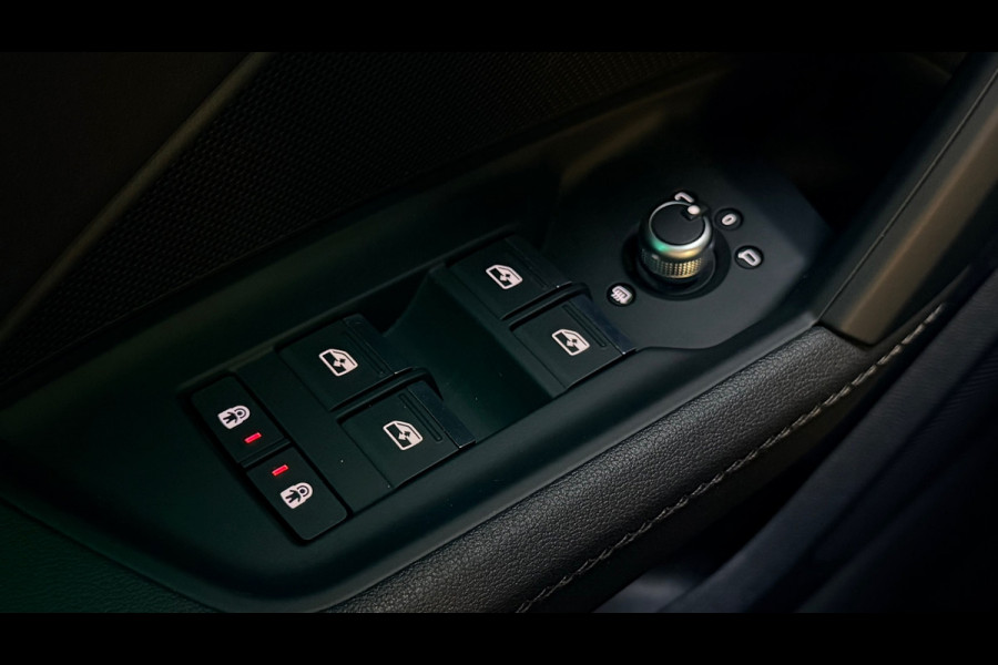 Audi S3 Sportback GERESERVEERD 2.0 TFSI S3 quattro Edition One Panoramadak/Sfeerverlichting/Carplay/ACC/Stoelverwarming/