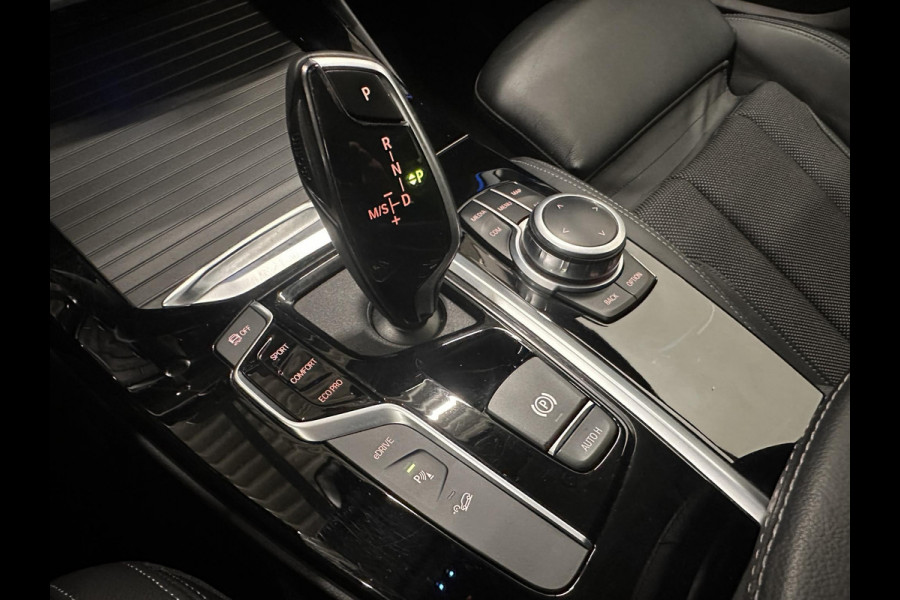 BMW X3 xDrive30e X-Line 292pk Aut. Airco ECC Navi PDC VA + Camera Full LED 19" LM Velgen Elektrische Sportstoelen+Memory Privacy Glass