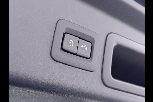 Mazda CX-30 2.0I 187PK Automaat e-Hybrid Luxury Leder Bose®-Audio Adap.Cruise Apple Carplay/Android Auto Navi Ecc Camera Head-Up Display Sky Pdc Elek.Stoel Stoel+Stuurverwarming Elek.Achterklep Dodehoek detector Rijstrooksensor 1e Eigenaar Origineel Nederlandse Auto Zeer compleet!