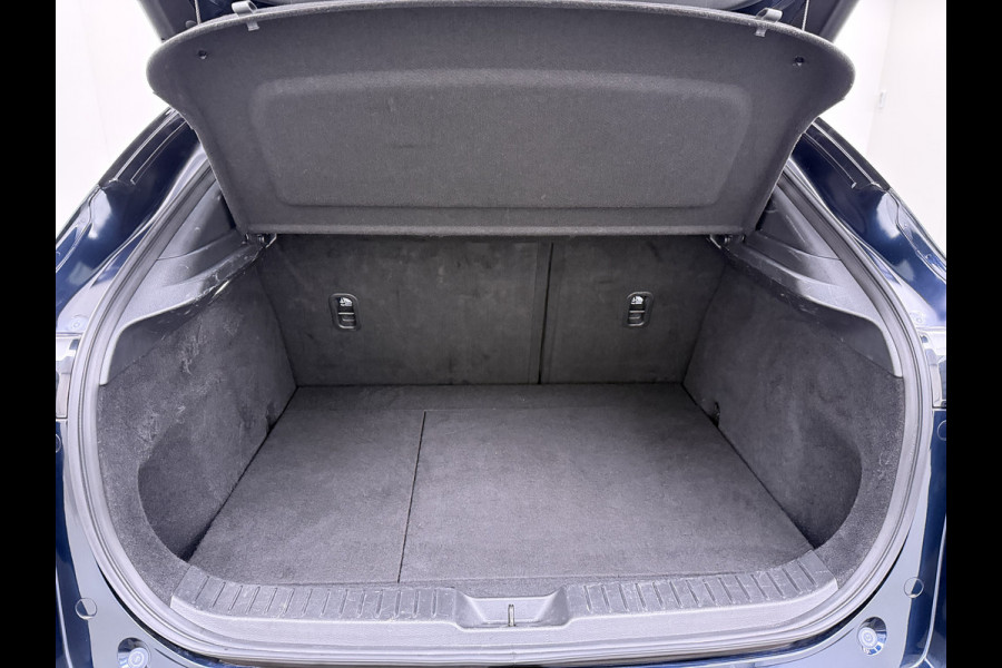 Mazda CX-30 2.0I 187PK Automaat e-Hybrid Luxury Leder Bose®-Audio Adap.Cruise Apple Carplay/Android Auto Navi Ecc Camera Head-Up Display Sky Pdc Elek.Stoel Stoel+Stuurverwarming Elek.Achterklep Dodehoek detector Rijstrooksensor 1e Eigenaar Origineel Nederlandse Auto Zeer compleet!