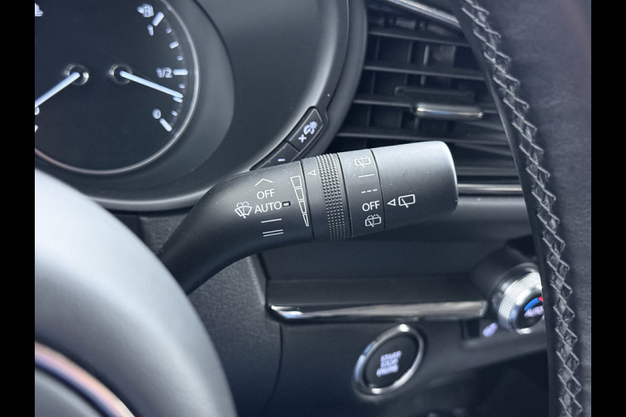 Mazda CX-30 2.0I 187PK Automaat e-Hybrid Luxury Leder Bose®-Audio Adap.Cruise Apple Carplay/Android Auto Navi Ecc Camera Head-Up Display Sky Pdc Elek.Stoel Stoel+Stuurverwarming Elek.Achterklep Dodehoek detector Rijstrooksensor 1e Eigenaar Origineel Nederlandse Auto Zeer compleet!