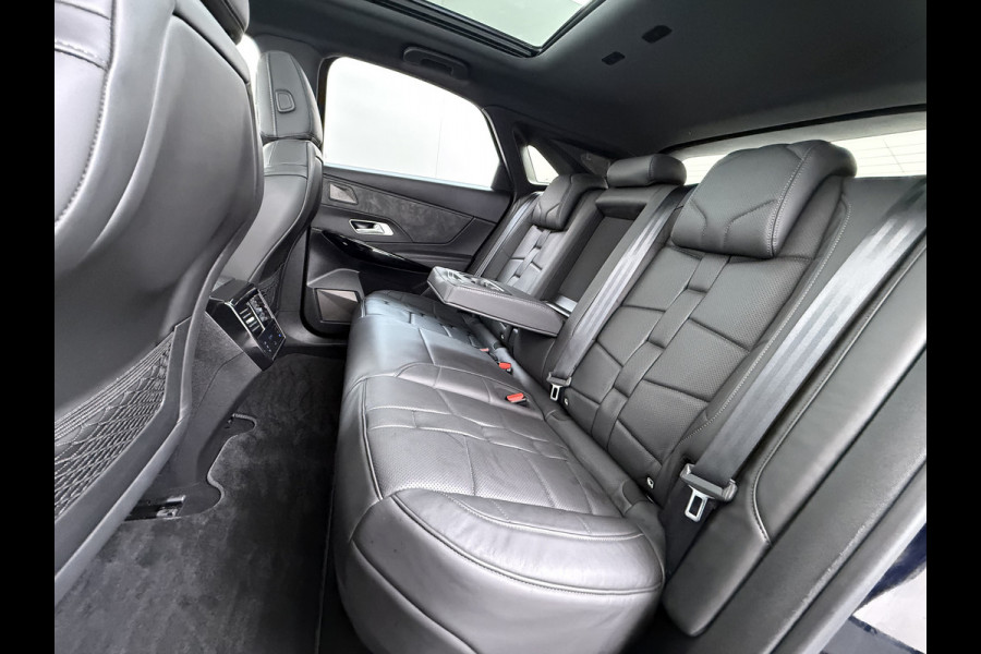 DS 7 Crossback Hybrid 300 4x4 Night Vision Lederen Massagestoelen PanoramaSchuifdak Adap.Cruise FOCAL Electra® Trekhaak Memory 360°Camera Apple Active Scan Suspension Elek.Stoelen+Verwarmd Elek.Achterklep Lane Assist Voorruitverwarming Led Lmv Dodehoek+Grootlicht Assist AWD 1e Eigenaar Origineel Nederlandse Auto Zeer compleet!
