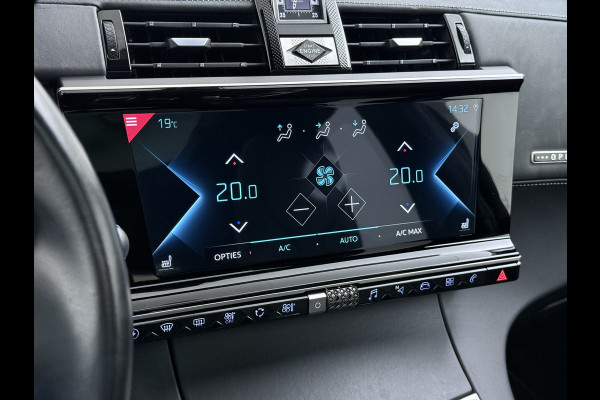 DS 7 Crossback Hybrid 300 4x4 Night Vision Lederen Massagestoelen PanoramaSchuifdak Adap.Cruise FOCAL Electra® Trekhaak Memory 360°Camera Apple Active Scan Suspension Elek.Stoelen+Verwarmd Elek.Achterklep Lane Assist Voorruitverwarming Led Lmv Dodehoek+Grootlicht Assist AWD 1e Eigenaar Origineel Nederlandse Auto Zeer compleet!