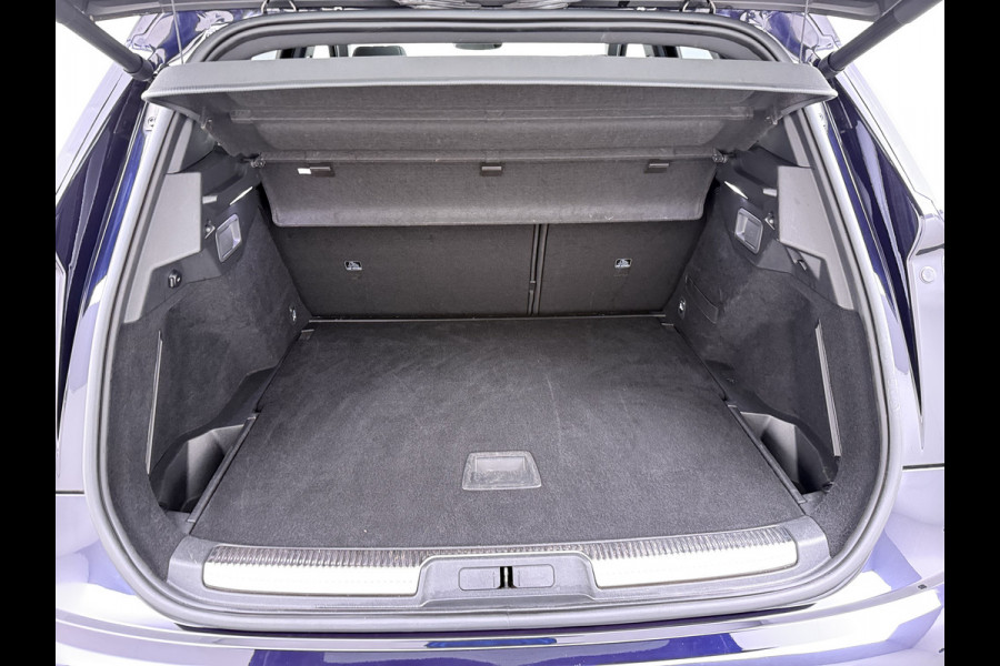 DS 7 Crossback Hybrid 300 4x4 Night Vision Lederen Massagestoelen PanoramaSchuifdak Adap.Cruise FOCAL Electra® Trekhaak Memory 360°Camera Apple Active Scan Suspension Elek.Stoelen+Verwarmd Elek.Achterklep Lane Assist Voorruitverwarming Led Lmv Dodehoek+Grootlicht Assist AWD 1e Eigenaar Origineel Nederlandse Auto Zeer compleet!