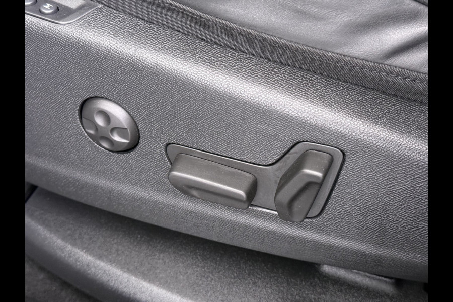 DS 7 Crossback Hybrid 300 4x4 Night Vision Lederen Massagestoelen PanoramaSchuifdak Adap.Cruise FOCAL Electra® Trekhaak Memory 360°Camera Apple Active Scan Suspension Elek.Stoelen+Verwarmd Elek.Achterklep Lane Assist Voorruitverwarming Led Lmv Dodehoek+Grootlicht Assist AWD 1e Eigenaar Origineel Nederlandse Auto Zeer compleet!