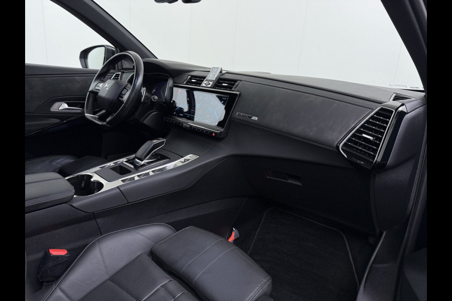 DS 7 Crossback Hybrid 300 4x4 Night Vision Lederen Massagestoelen PanoramaSchuifdak Adap.Cruise FOCAL Electra® Trekhaak Memory 360°Camera Apple Active Scan Suspension Elek.Stoelen+Verwarmd Elek.Achterklep Lane Assist Voorruitverwarming Led Lmv Dodehoek+Grootlicht Assist AWD 1e Eigenaar Origineel Nederlandse Auto Zeer compleet!