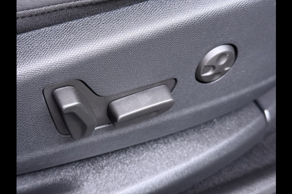 DS 7 Crossback Hybrid 300 4x4 Night Vision Lederen Massagestoelen PanoramaSchuifdak Adap.Cruise FOCAL Electra® Trekhaak Memory 360°Camera Apple Active Scan Suspension Elek.Stoelen+Verwarmd Elek.Achterklep Lane Assist Voorruitverwarming Led Lmv Dodehoek+Grootlicht Assist AWD 1e Eigenaar Origineel Nederlandse Auto Zeer compleet!