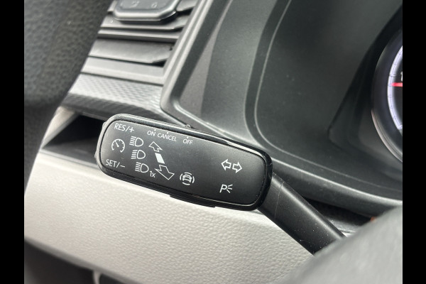 Volkswagen Transporter 2.0 TDI L2H1 28 Economy Business | Apple Carplay | Parkeersensoren | Cruise | Airco