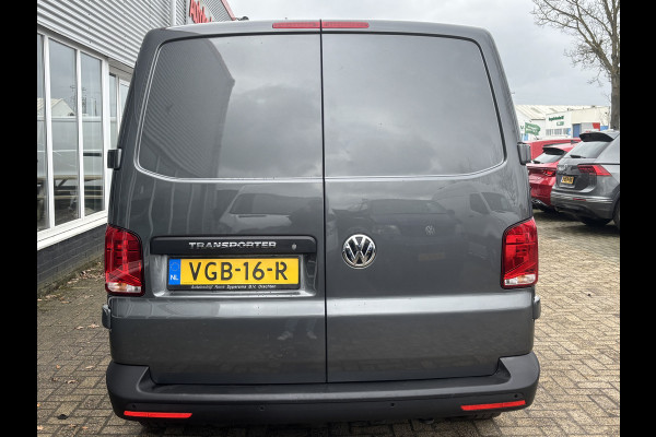 Volkswagen Transporter 2.0 TDI L2H1 28 Economy Business | Apple Carplay | Parkeersensoren | Cruise | Airco