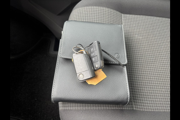 Volkswagen Transporter 2.0 TDI L2H1 28 Economy Business | Apple Carplay | Parkeersensoren | Cruise | Airco