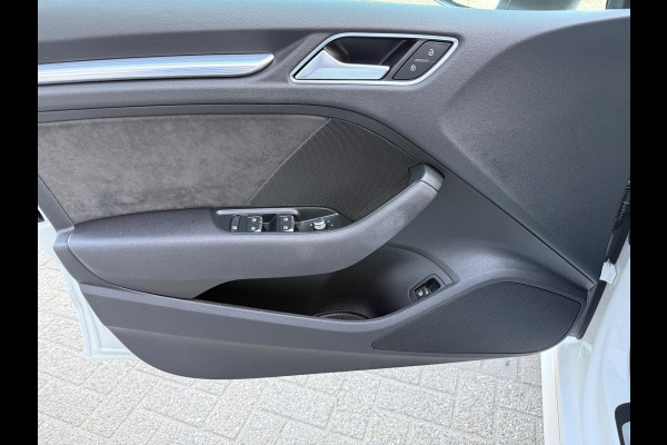 Audi A3 Sportback 40 e-tron Sport 204PK S18/LED/CAM/NAV/LEER