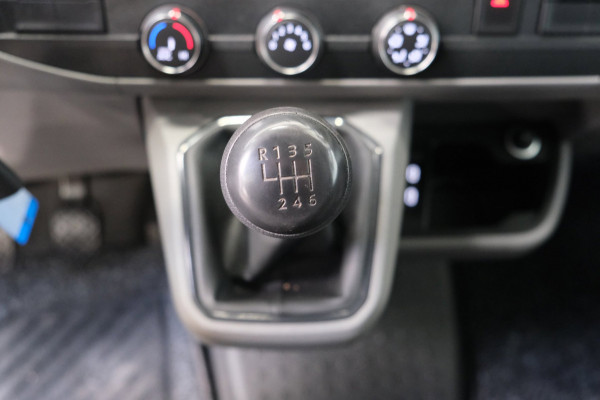 Volkswagen Transporter 2.0 TDI L2H1 28 > Schade <