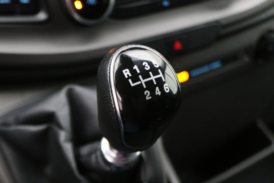 Ford Transit 350 2.0 TDCI L3H2 3-zits, Airco, Apple Carplay, Camera, Cruise, Leder, PDC, Rijstrooksensor