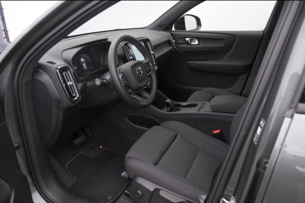 Volvo EX40 Single Motor Extended Range Business Ed. 82 kWh Adaptive cruise control/ Pilot assist/ Harman Kardon audio/ Apple carplay/ Android auto/ Achteruitrijcamera/ Parkeersenoren V+A/