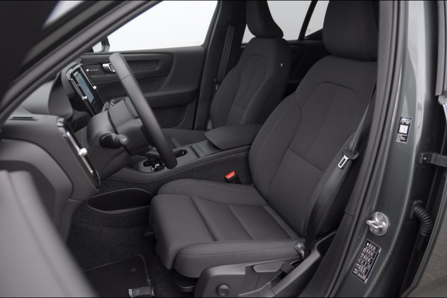 Volvo EX40 Single Motor Extended Range Business Ed. 82 kWh Adaptive cruise control/ Pilot assist/ Harman Kardon audio/ Apple carplay/ Android auto/ Achteruitrijcamera/ Parkeersenoren V+A/