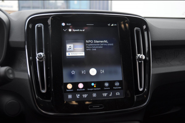 Volvo EX40 Single Motor Extended Range Business Ed. 82 kWh Adaptive cruise control/ Pilot assist/ Harman Kardon audio/ Apple carplay/ Android auto/ Achteruitrijcamera/ Parkeersenoren V+A/